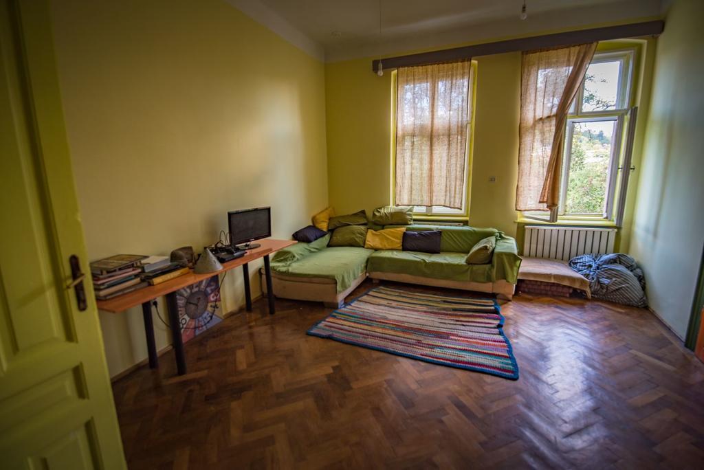 Mountain Tale Hostel Brassó Kültér fotó