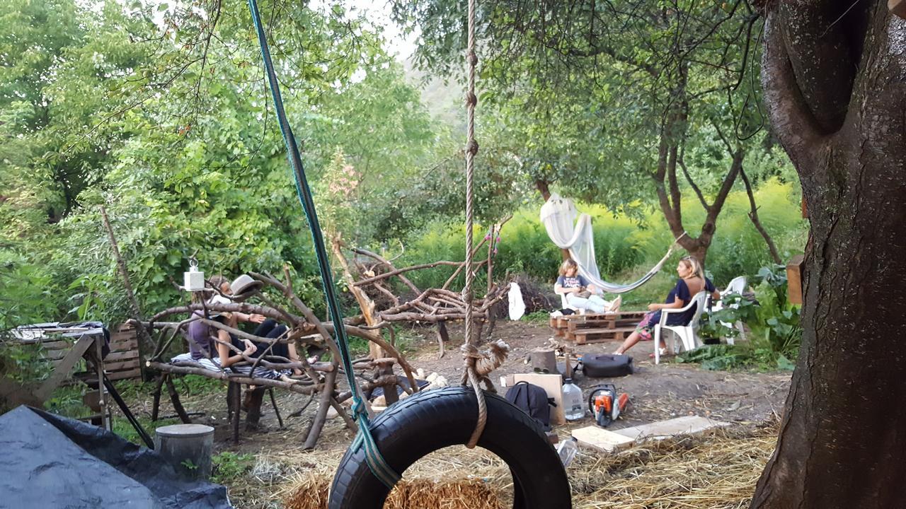 Mountain Tale Hostel Brassó Kültér fotó