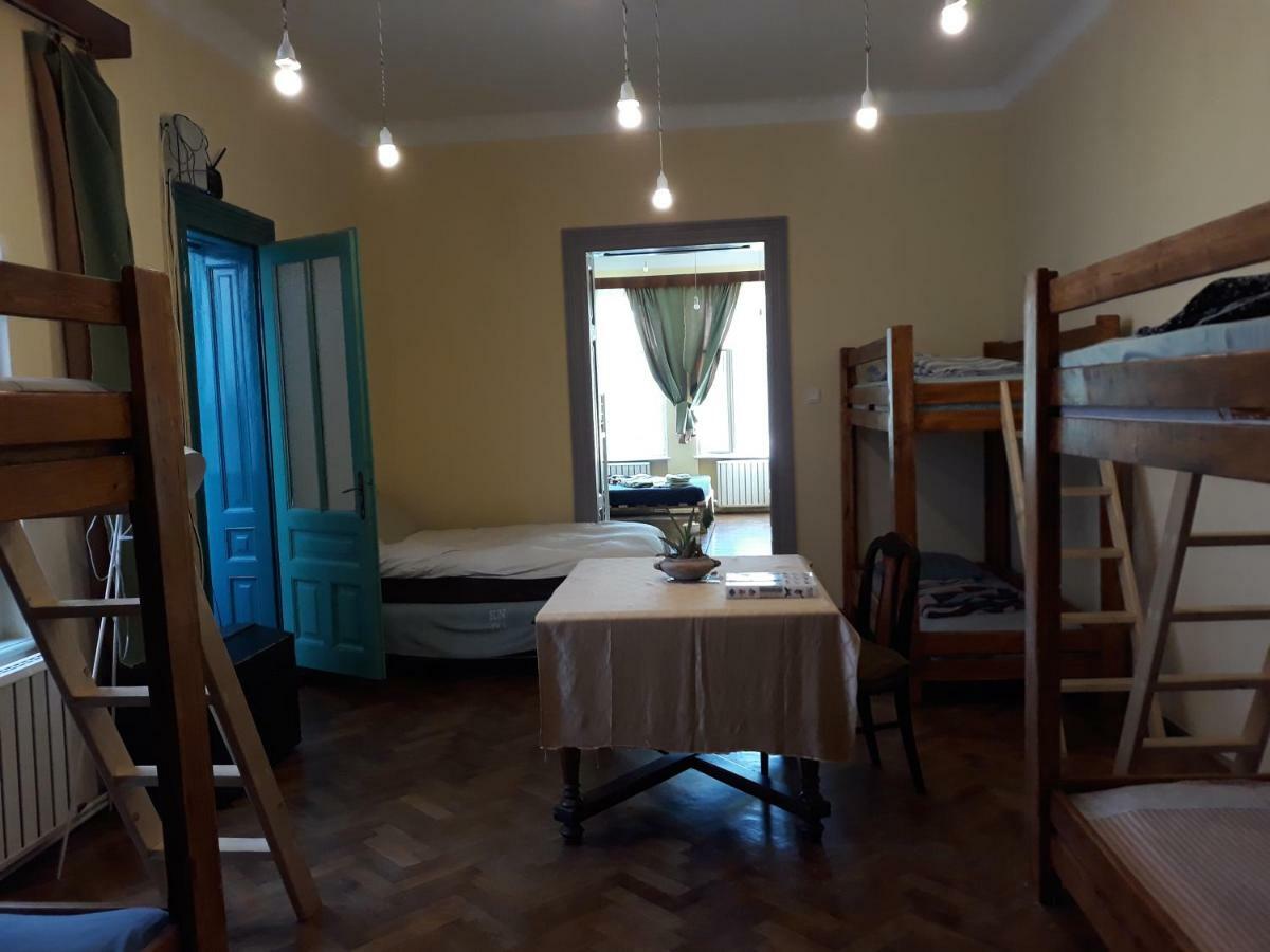 Mountain Tale Hostel Brassó Kültér fotó