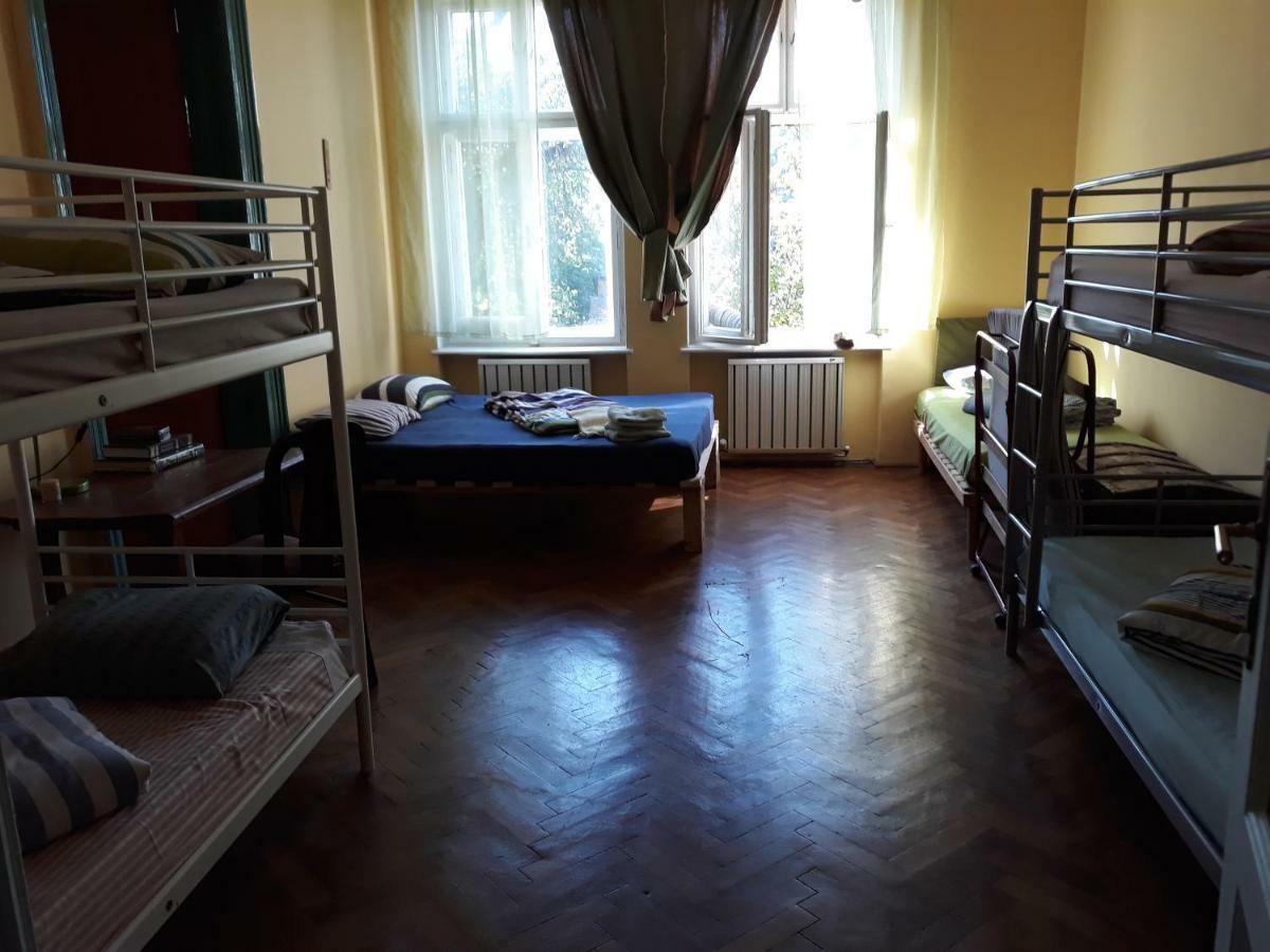 Mountain Tale Hostel Brassó Kültér fotó